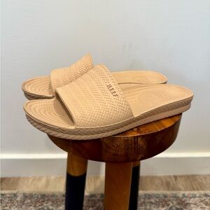 Tan Reef Waterproof Slides